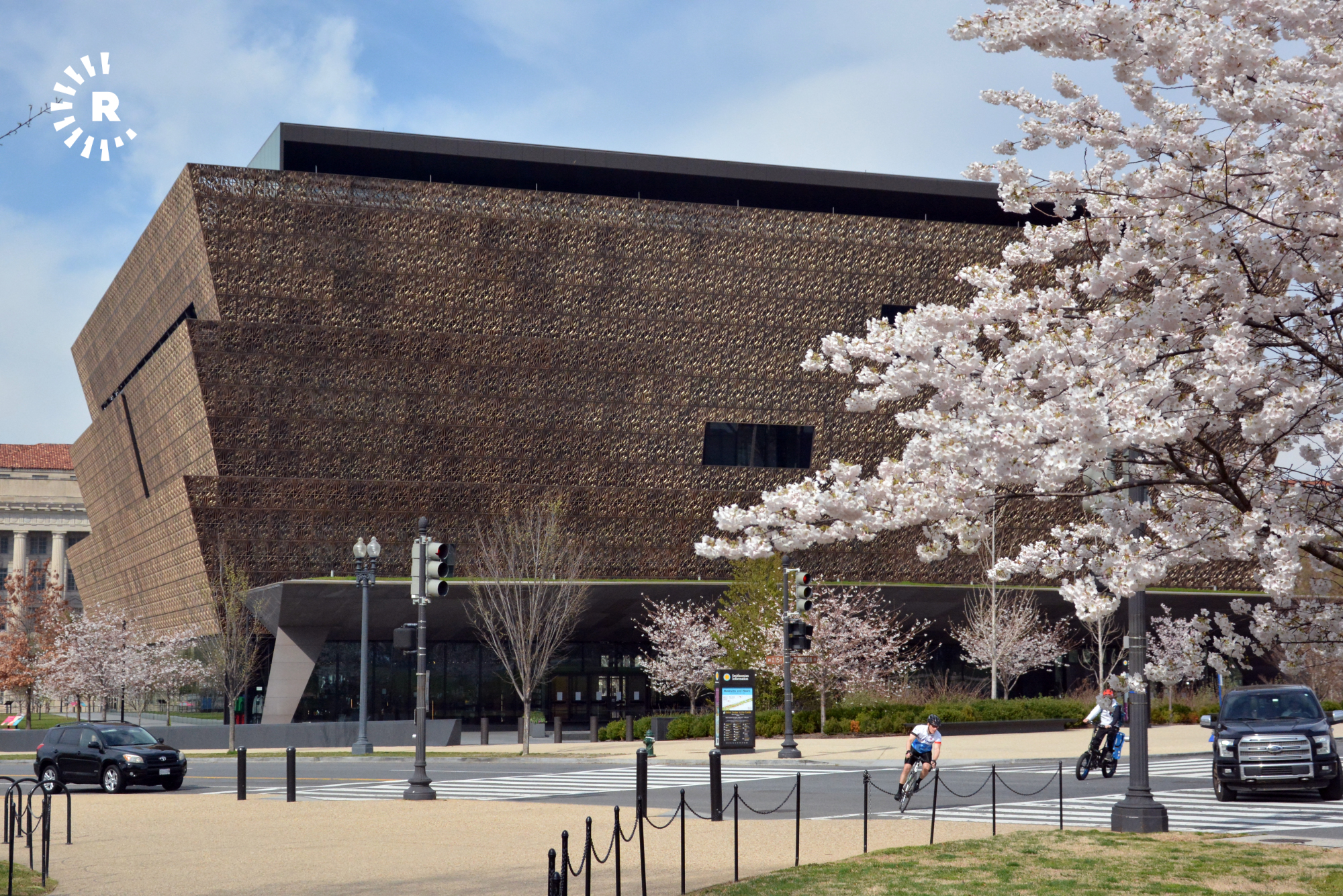 Washington spring dampened by pandemic fears